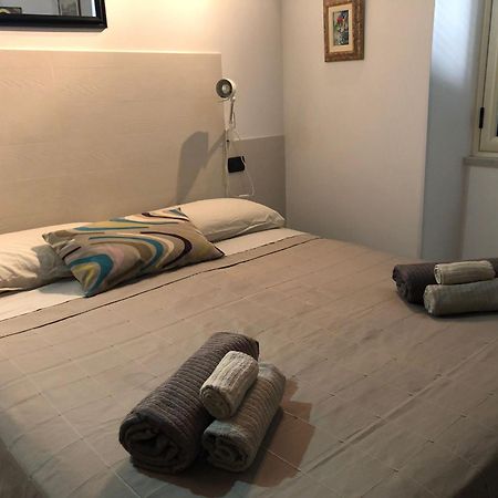 Le Suites Maor Gaeta Habitación foto