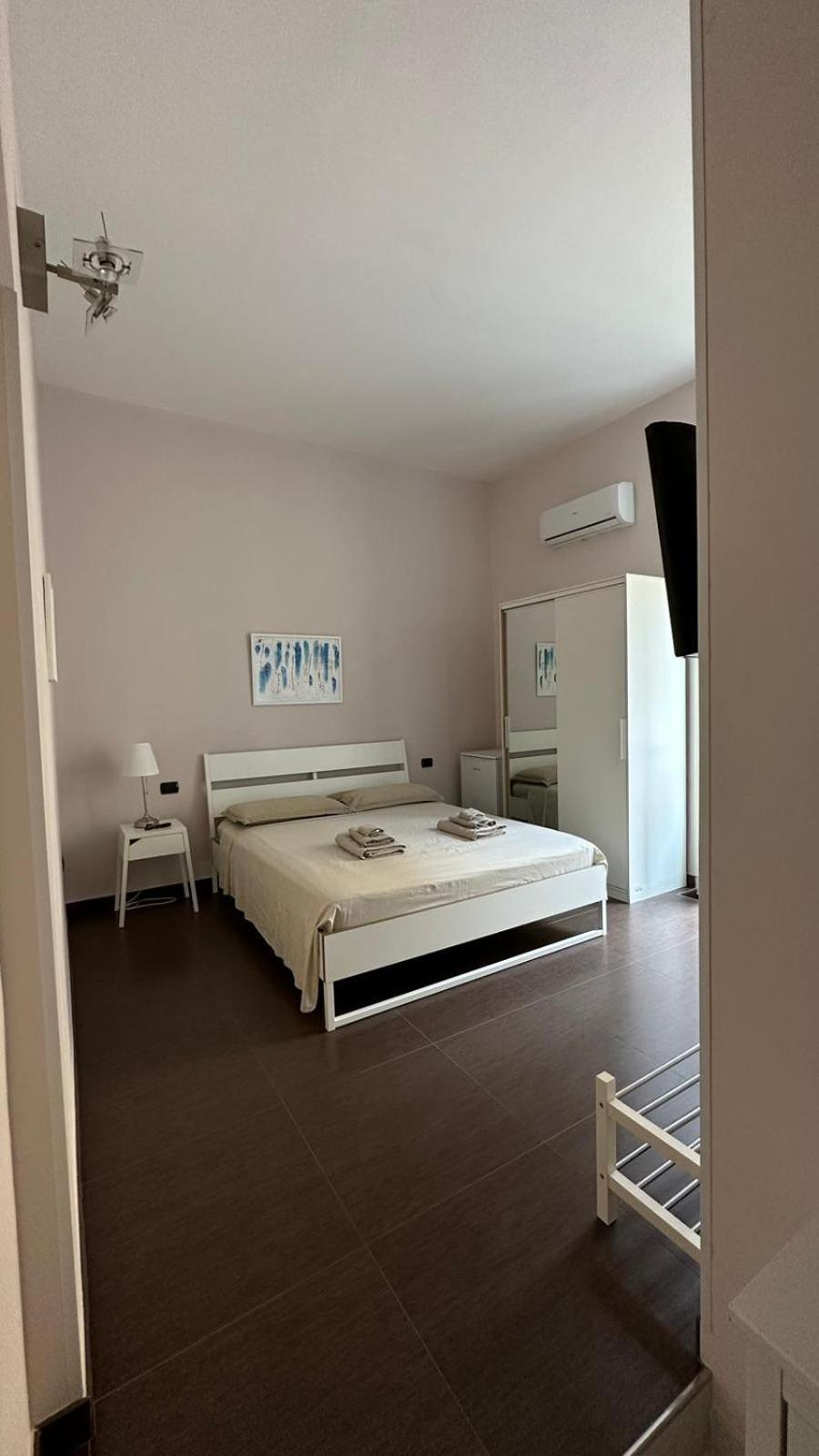 Le Suites Maor Gaeta Habitación foto