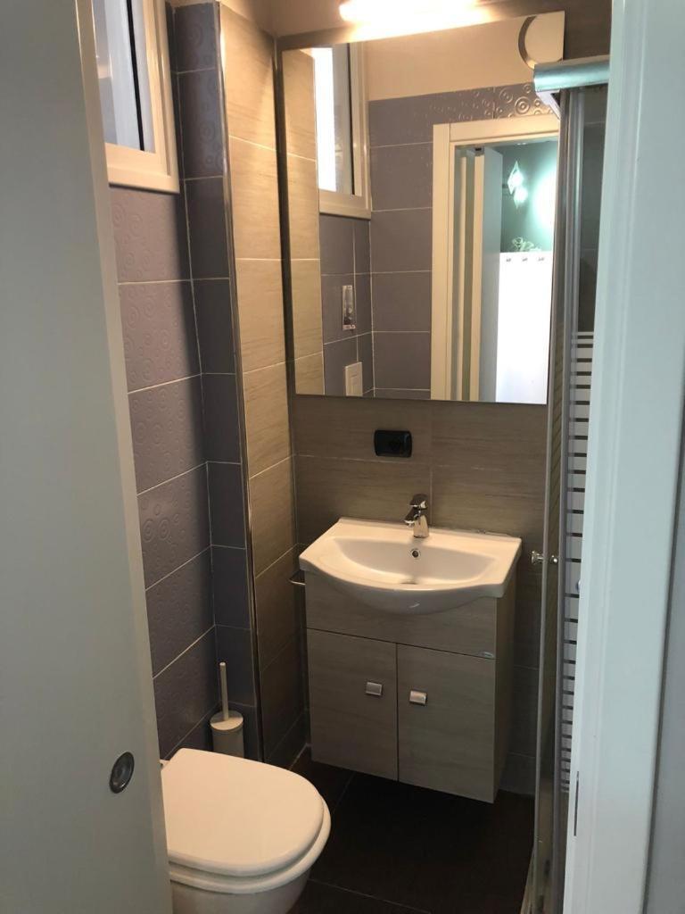 Le Suites Maor Gaeta Habitación foto